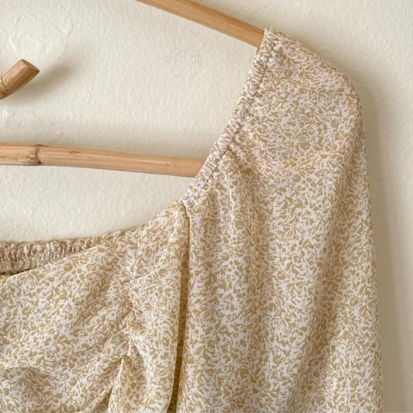 NWT Altar’d State Floral Cropped Cream Ivory Gold Blouse Top - Picture 4 of 5